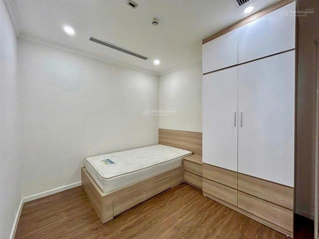 Chính chủ gửi bán chcc 2pn tầng cao tòa r2 sunshine riverside  view trọn sông hồng & cầu nhật tân