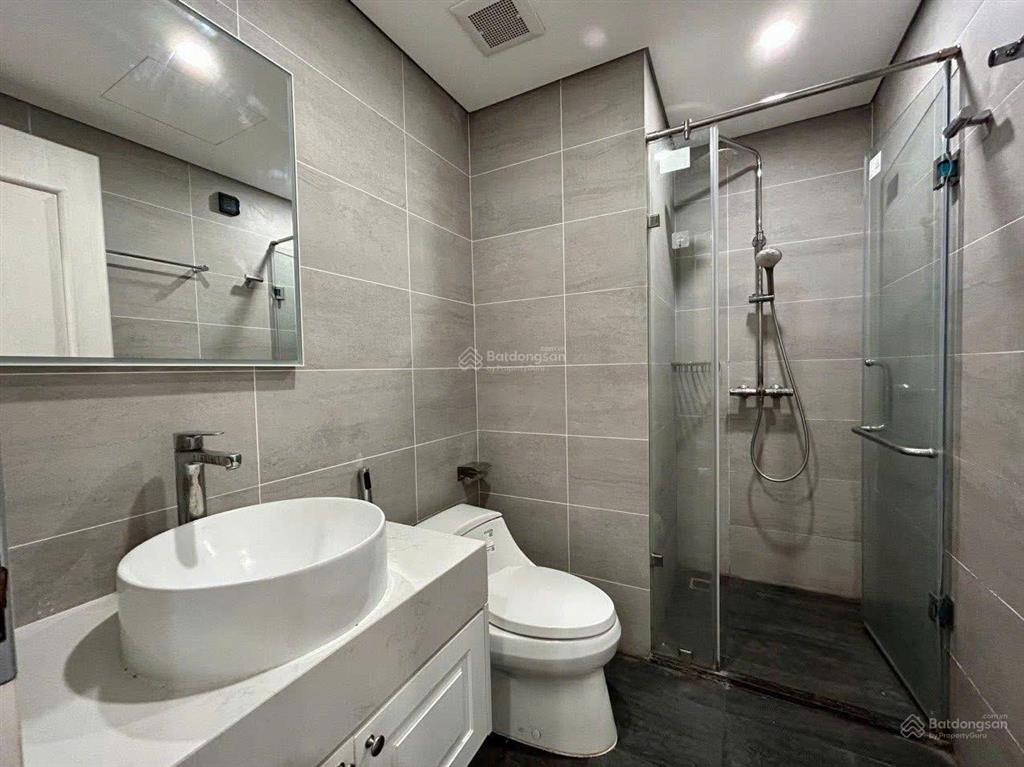 Chính chủ gửi bán chcc 2pn tầng cao tòa r2 sunshine riverside  view trọn sông hồng & cầu nhật tân
