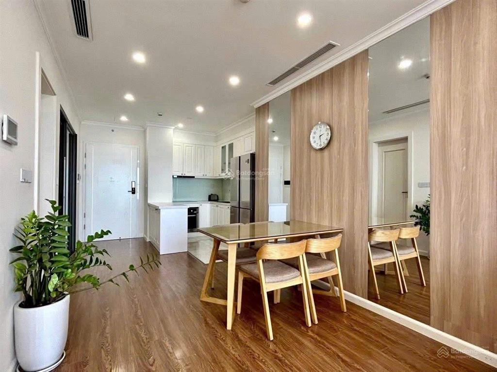 Chính chủ gửi bán chcc 2pn tầng cao tòa r2 sunshine riverside  view trọn sông hồng & cầu nhật tân