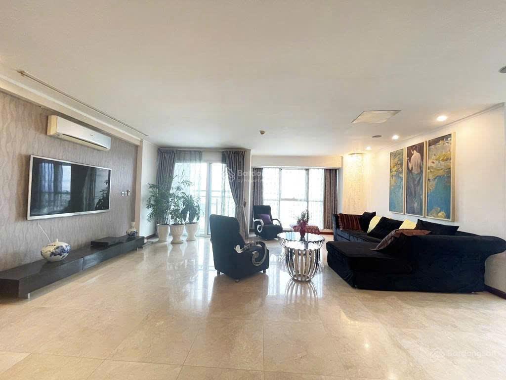Bán căn hộ tòa l ciputra hà nội 267m², 4pn, view sân golf siêu đẹp, sổ đỏ chính chủ