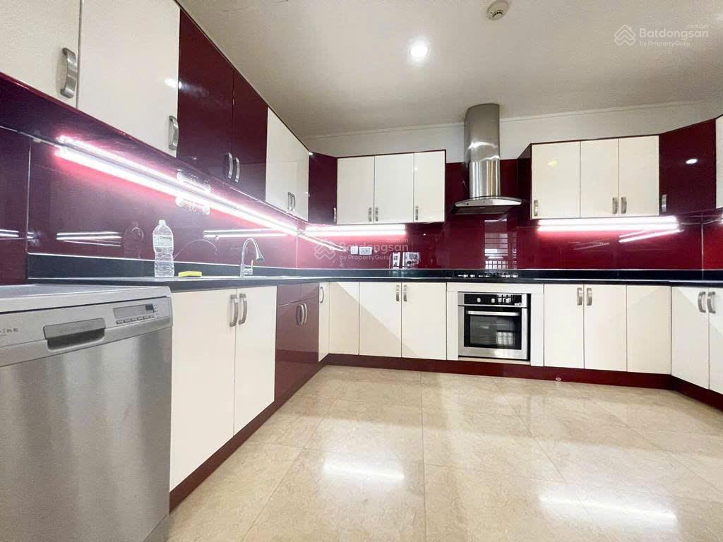 Bán căn hộ tòa l ciputra hà nội 267m², 4pn, view sân golf siêu đẹp, sổ đỏ chính chủ