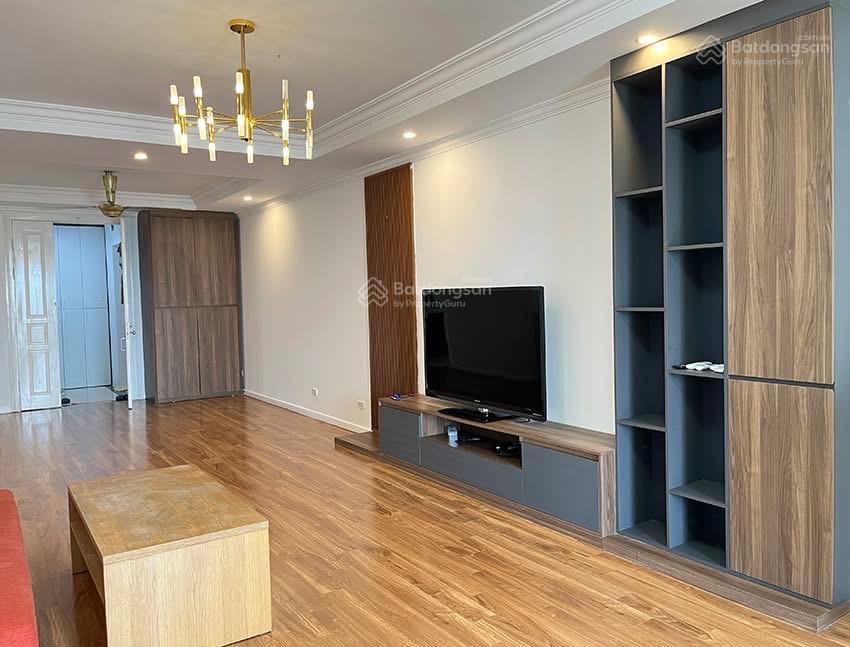 Bán căn hộ chung cư tòa p ciputra tầng trung, sổ đỏ chính chủ