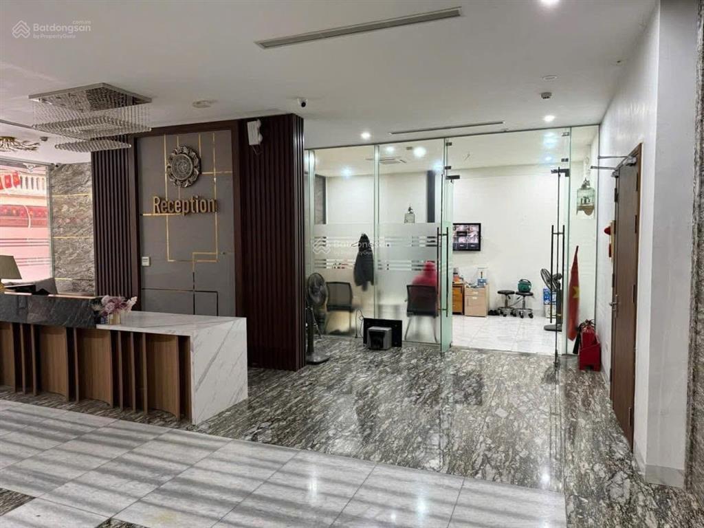 Hàng hiếm quận tây hồ. toà nhà 8 tầng(có hầm) lạc long quân. 290m2 mt 16m. ôtô tránh, dòng tiền cao