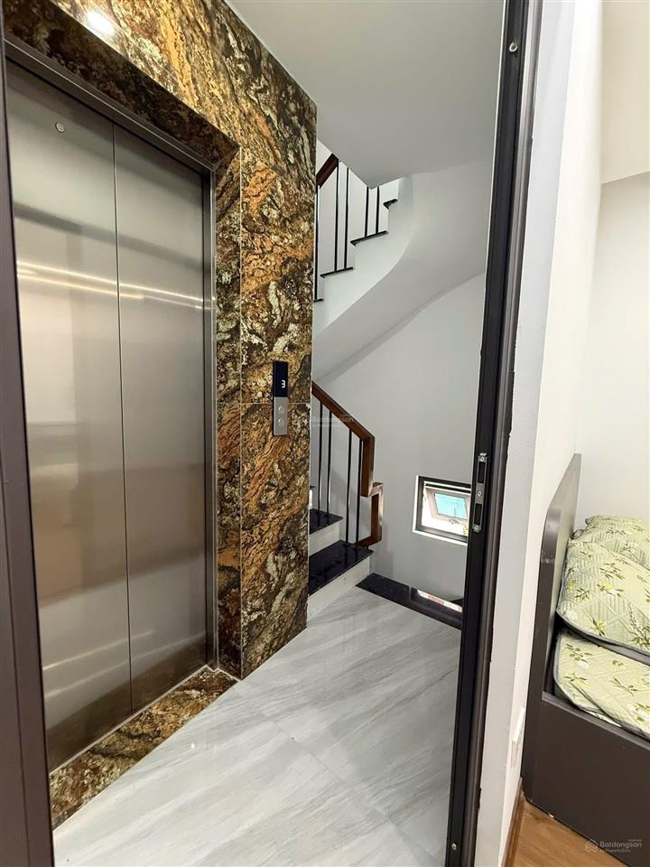 Bán nhà 5 tầng thang máy phố kim ngưu. nhà xây mới, gần phố. 41m2  mt 6,8m. sổ vuông
