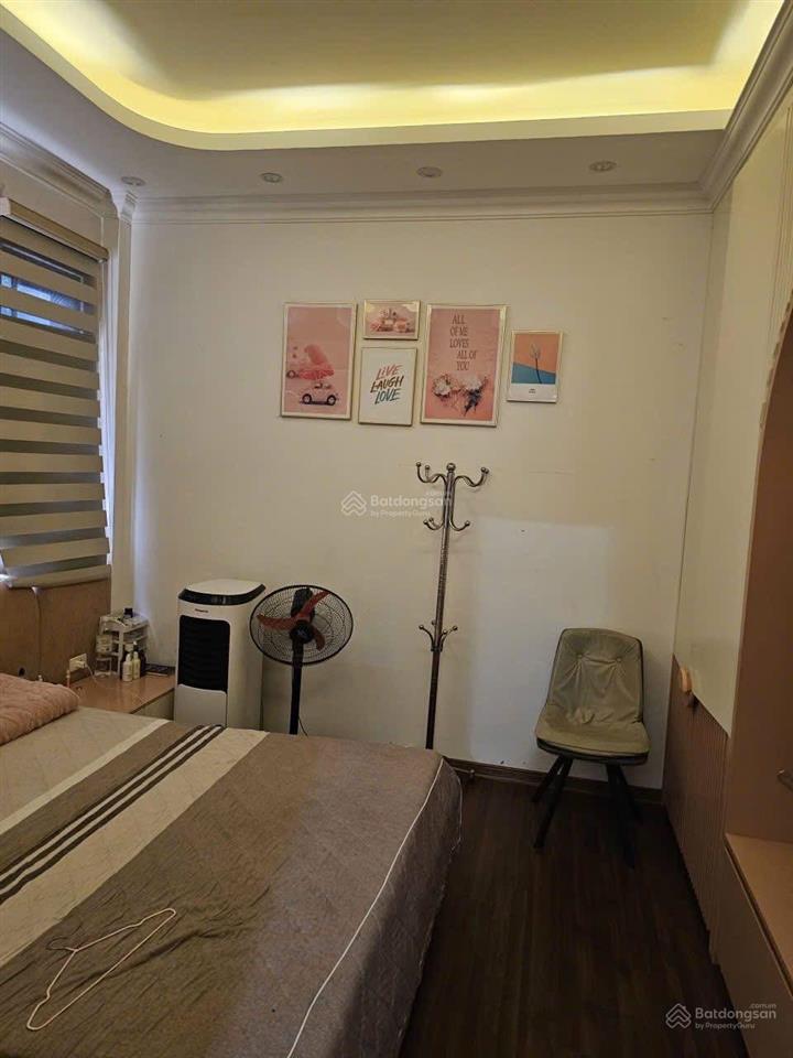 Nhà đẹp 6 tầng thang máy. lô góc, khu phân lô vỉa hè ôtô tránh phố pháo đài láng đống đa.