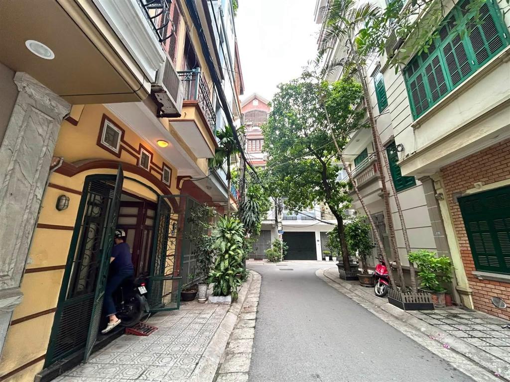 Bán nhà 4 tầng khu phân lô 61 phố lạc trung  hai bà trưng. 40m2  mt 4m