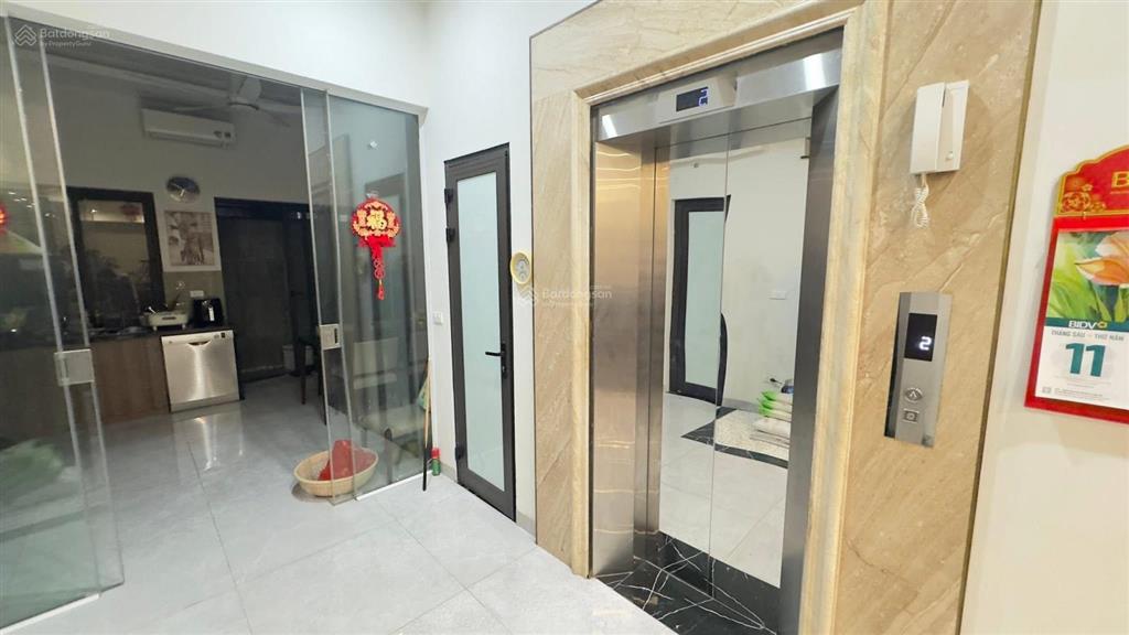 Bán nhà 6 tầng thang máy. khu phân lô ngõ 61 lạc trung. đáp ứng đủ tiêu chí và nhu cầu sử dụng