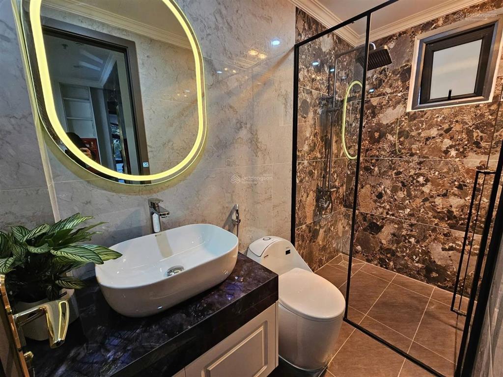 Đẹp xuất sắc. nhà 7 tầng thang máy mặt phố đại la, mang phong cách châu âu vô cùng hiện đại