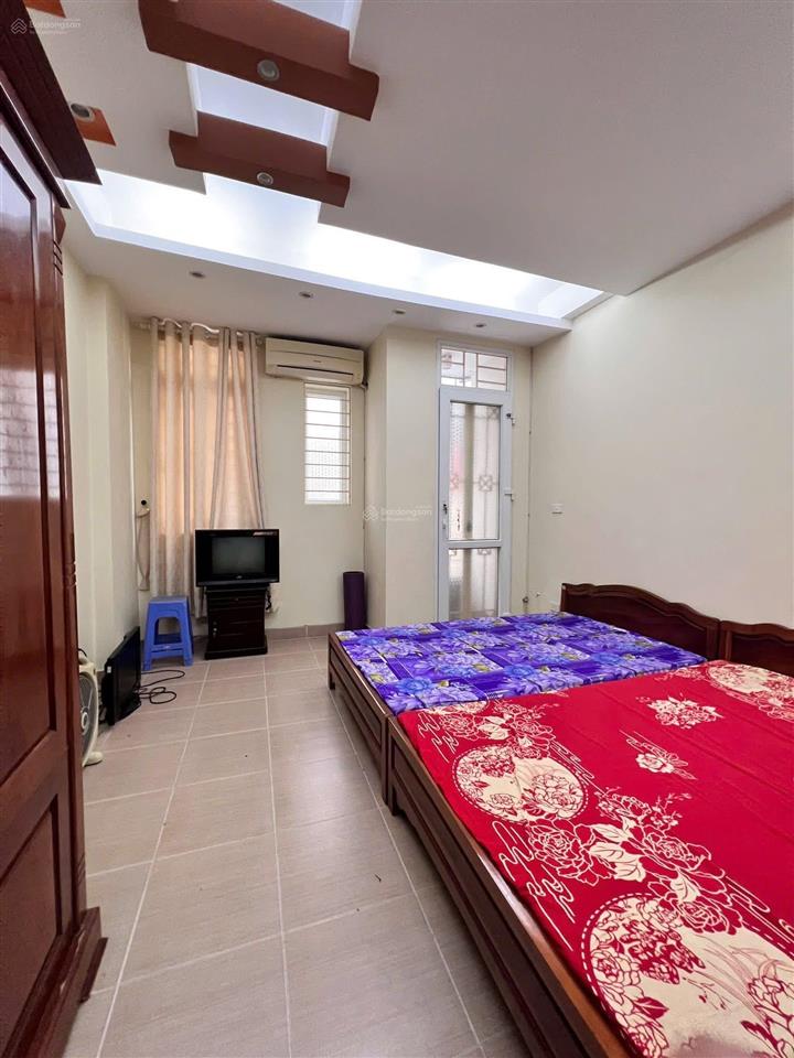 270 triệu/msở hữu nhà 5 tầng, dt50m2 khu phân lô trung kính. cách hồ 20m. không qh, sổ vuông.