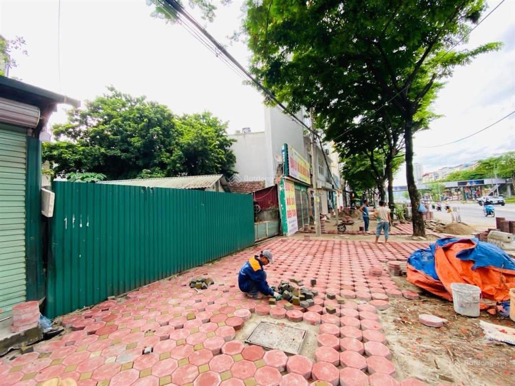 Bán nhà c4 mặt phố, khu vực tây hồ tây. mặt tiền 9,6m. lô góc 3 mặt tiền. diện tích lớn 350m2.