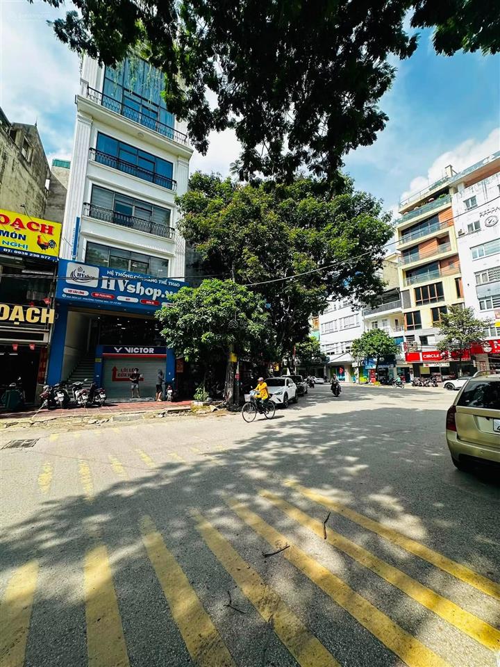 Tìm nhà kinh doanh thì không thể bỏ qua. bán chân dài 8 tầng thang máy mặt hồ đền lừ.