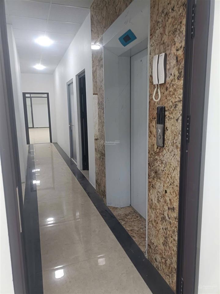 Siêu mẫu quận ba đình. bán nhà mặt phố đào tấn. giá chưa đến 800tr/m. giá cho thuê cao, không qh.