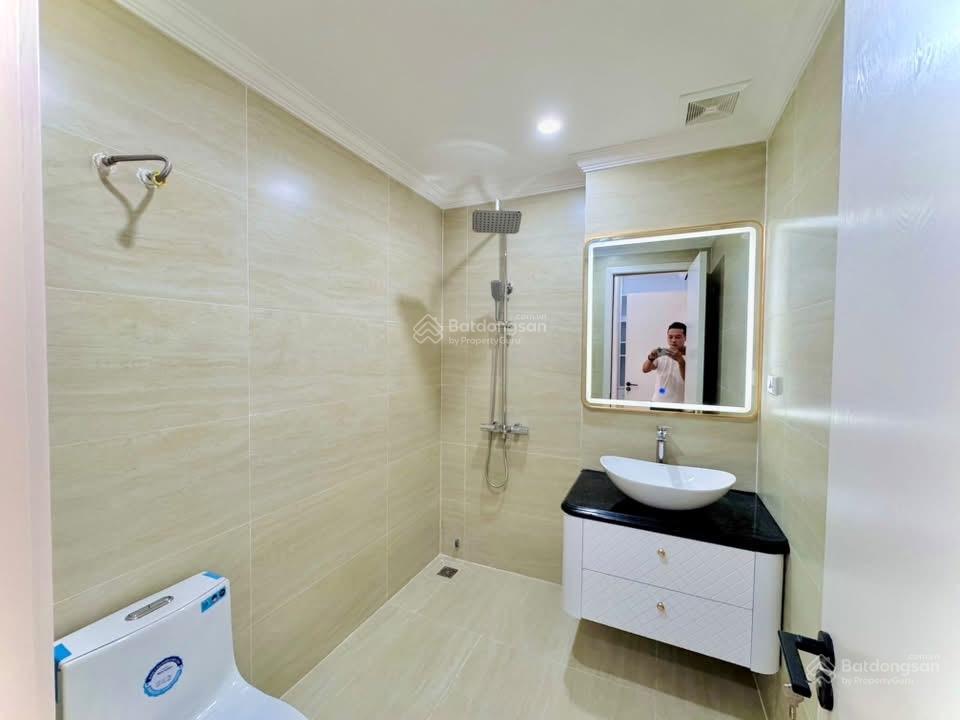 Bán căn nhà 7 tầng thang máy thiết kế siêu đẹp phố kim ngưu. 20m ra đường ôtô tránh, ngõ thôngrộng