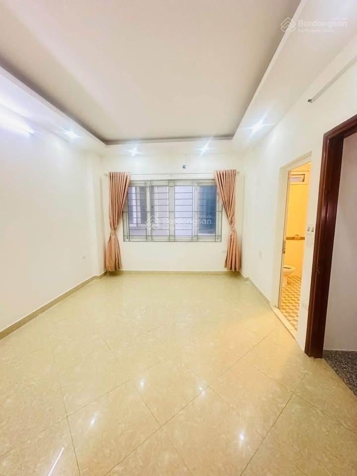 6,8 tỷ sở hữu ngay nhà 5 tầng dân xây ở. diện tích 33m2  3 phòng ngủ phố mai động. về ở ngay.