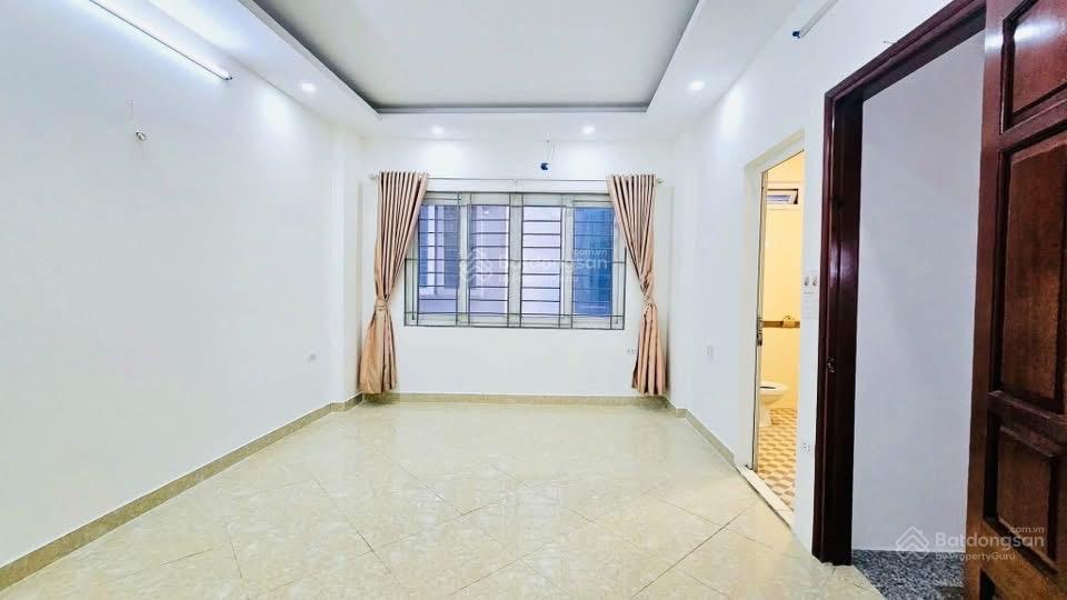6,8 tỷ sở hữu ngay nhà 5 tầng dân xây ở. diện tích 33m2  3 phòng ngủ phố mai động. về ở ngay.