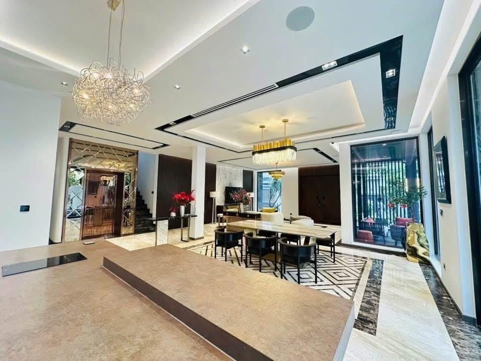 Quận 7 Bán Biệt Thự Đơn Lập Nam Thông 3 - Phú Mỹ Hưng DTSD 442.5m2 giá 99 tỷ