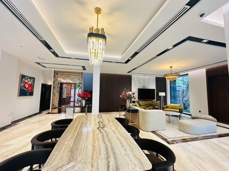 Quận 7 Bán Biệt Thự Đơn Lập Nam Thông 3 - Phú Mỹ Hưng DTSD 442.5m2 giá 99 tỷ