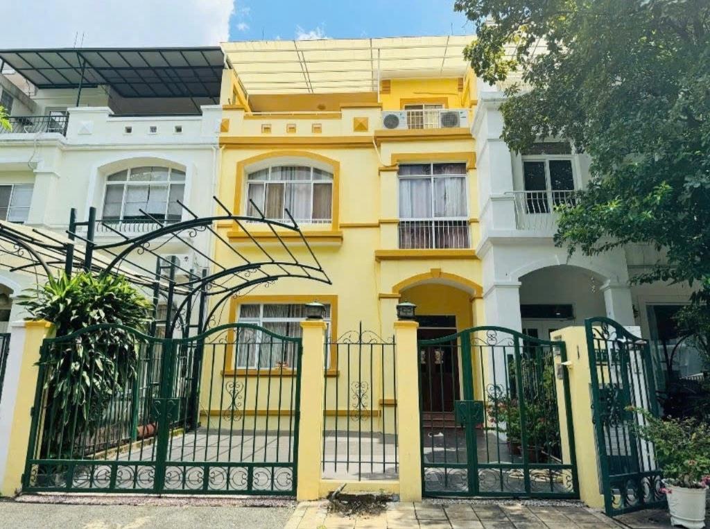 Q7 Bán Biệt Thự Liền Kề Hưng Thái Phú Mỹ Hưng giá 31 tỷ