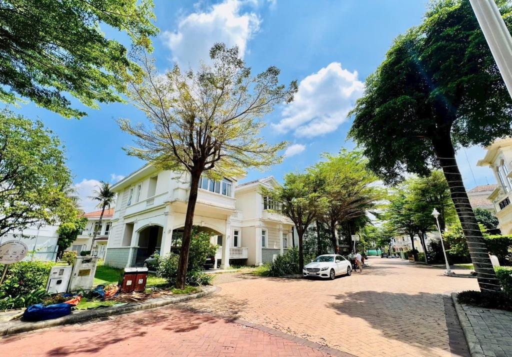 Quận 7 - BÁN BIỆT THỰ CHATEAU – PHÚ MỸ HƯNG 567,2m² (26m x 23m) giá 230 Tỷ