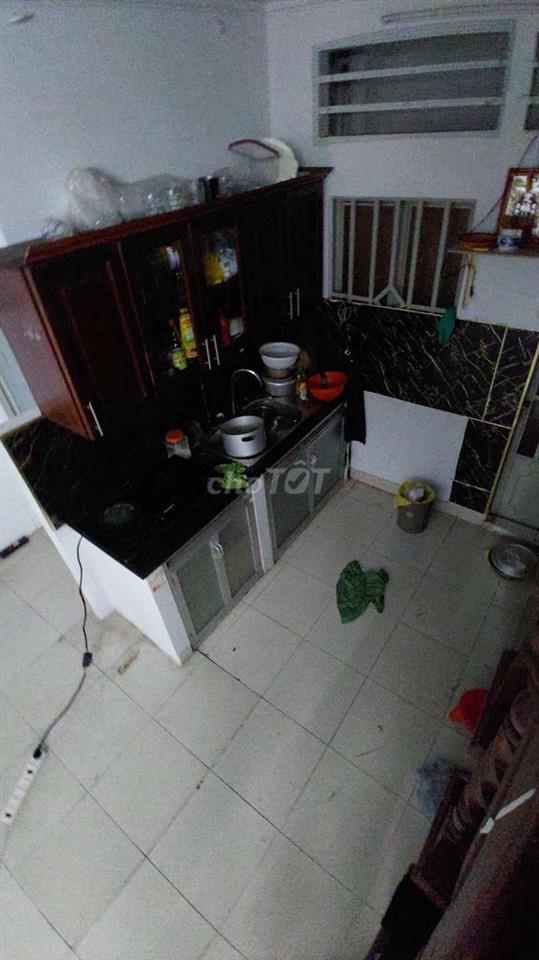 CHO THUÊ NHÀ 4 X 18M TRỆT LỬNG ĐÚC 1PN 1VC CÓ SÂN P.TÂY THẠNH 