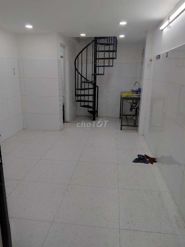 CHO THUÊ NHÀ 3 X 5M TRỆT LẦU 1PN GẦN TRƯỜNG HỌC LÊ LAI TÂY THẠNH 