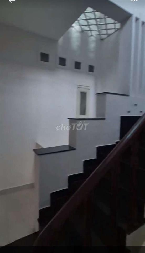 CHO THUÊ NHÀ 4 X 14M 2LAU, 2PN SẴN MÁY LẠNH SÁT TÂY THẠNH
