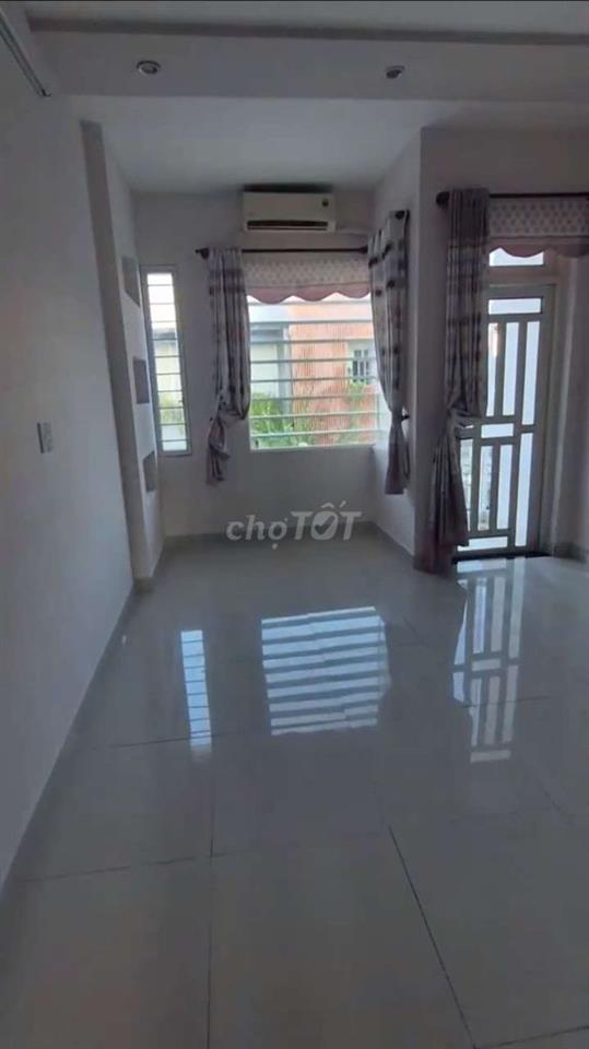 CHO THUÊ NHÀ 4 X 14M 2LAU, 2PN SẴN MÁY LẠNH SÁT TÂY THẠNH