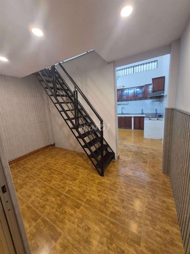 CHO THUÊ NHÀ 4 X 18M TRỆT LỬNG 3PN, 2VC MỚI ĐẸP GẦN TRƯỜNG HỌC CNTP 