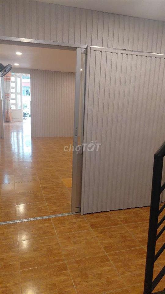 CHO THUÊ NHÀ 4 X 18M TRỆT LỬNG 3PN 1VC GẦN CNTP LÊ TRỌNG TẤN 