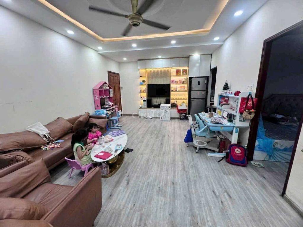 BÁN CHUNG CƯ TÂY THẠNH LẦU 1 DT 72M 2PN Y HÌNH 