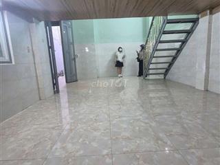 CHO THUE NHÀ 5 X 10M GÁC LỬNG 1PN SẴN MÁY LẠNH GẦN TRƯỜNG HỌC LÊ LAI 