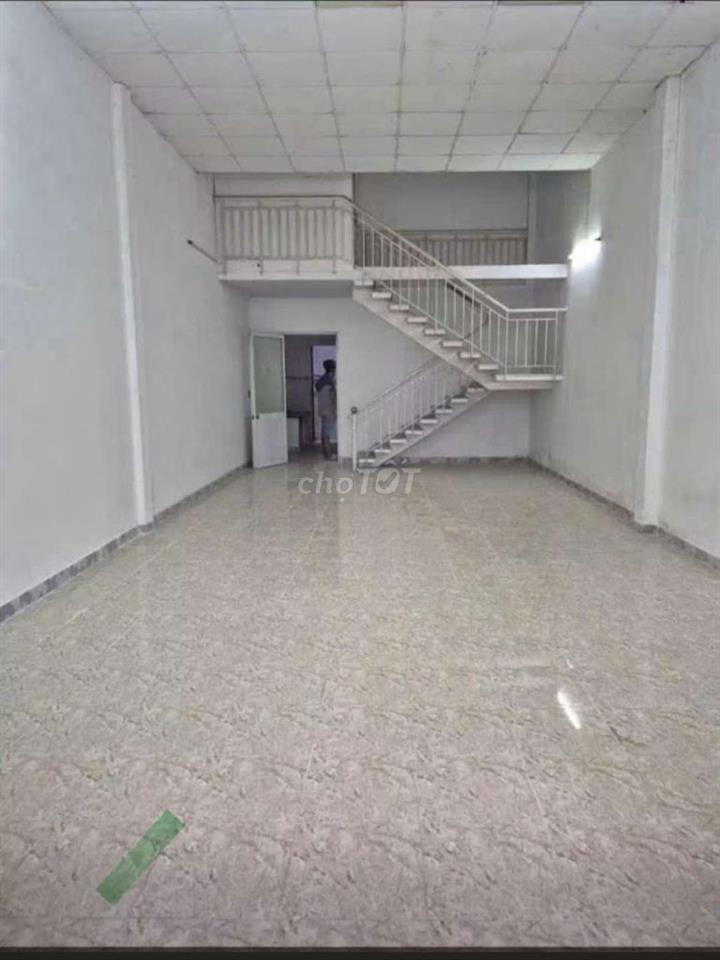 CHO THUÊ NHÀ 5 X 20M TRỆT LỬNG 2PN 2VS RỘNG SÁT LÊ TRỌNG TẤN