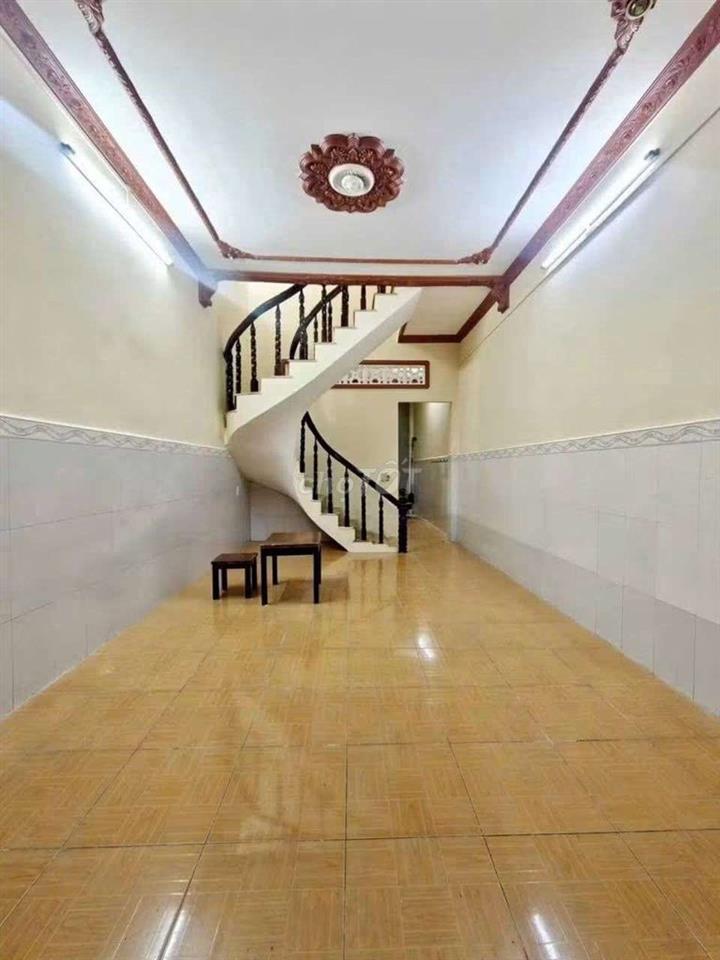 CHO THUÊ NHÀ 4 X 11M TRỆT LẦU 2PN 2VC GẦN TRƯỜNG HỌC CNTP LÊ TRỌNG TẤN