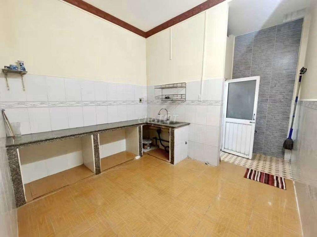 CHO THUÊ NHÀ 4 X 11M TRỆT LẦU 2PN 2VC GẦN TRƯỜNG HỌC CNTP LÊ TRỌNG TẤN