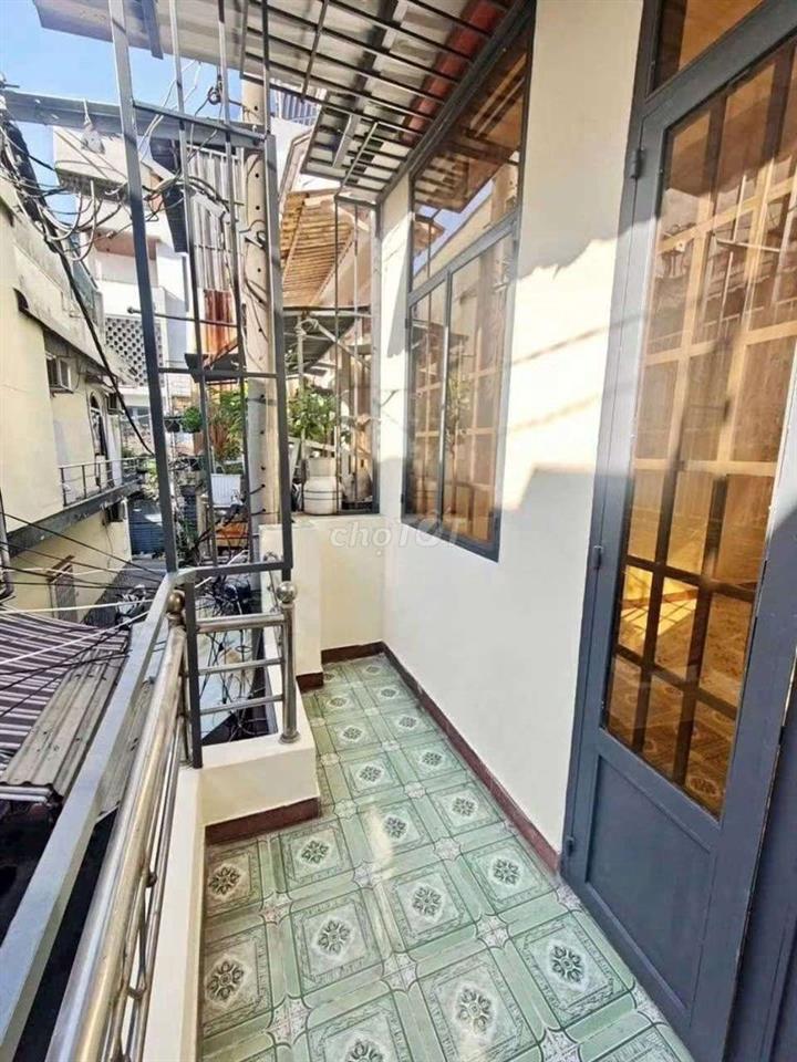 CHO THUÊ NHÀ 4 X 11M TRỆT LẦU 2PN 2VC GẦN TRƯỜNG HỌC CNTP LÊ TRỌNG TẤN