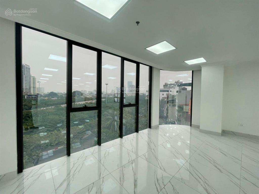 Bán tòa văn phòng phố vip cầu giấy  xuân thủy lô góc 8 tầng 1 tum 2 hầm mặt tiền 15m