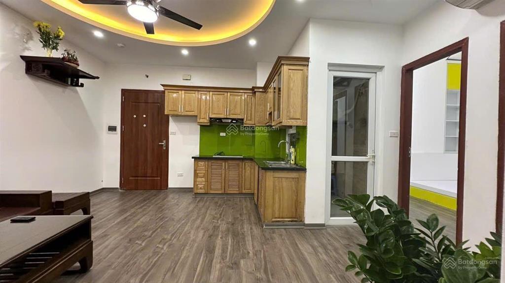 Chính chủ bán căn hộ kim văn kim lũ lô góc đầu hồi 53,5m2  2 ngủ  2 vệ sinh tầng 9 hướng đông nam