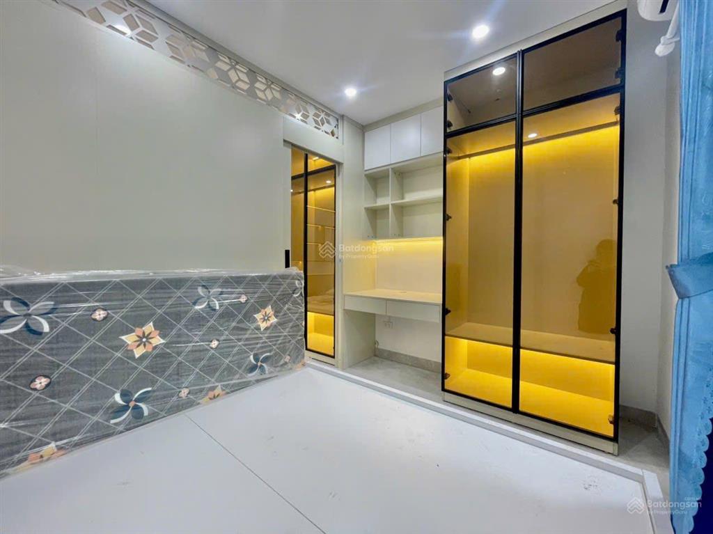 Bán nhà dòng tiền chdv hoa bằng xây mới 7 tầng 1 hầm 24 căn hộ 2 ngủ 1 khách ( ô tô đỗ cửa )