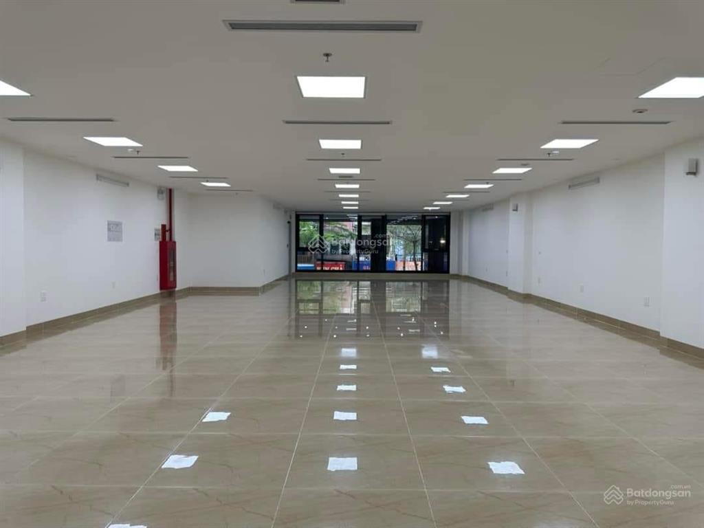 Cho thuê nhà phố hoàng ngân xây mới 9 tầng nổi 1 hầm mặt tiền 5,6m phù hợp làm công ty kinh doanh