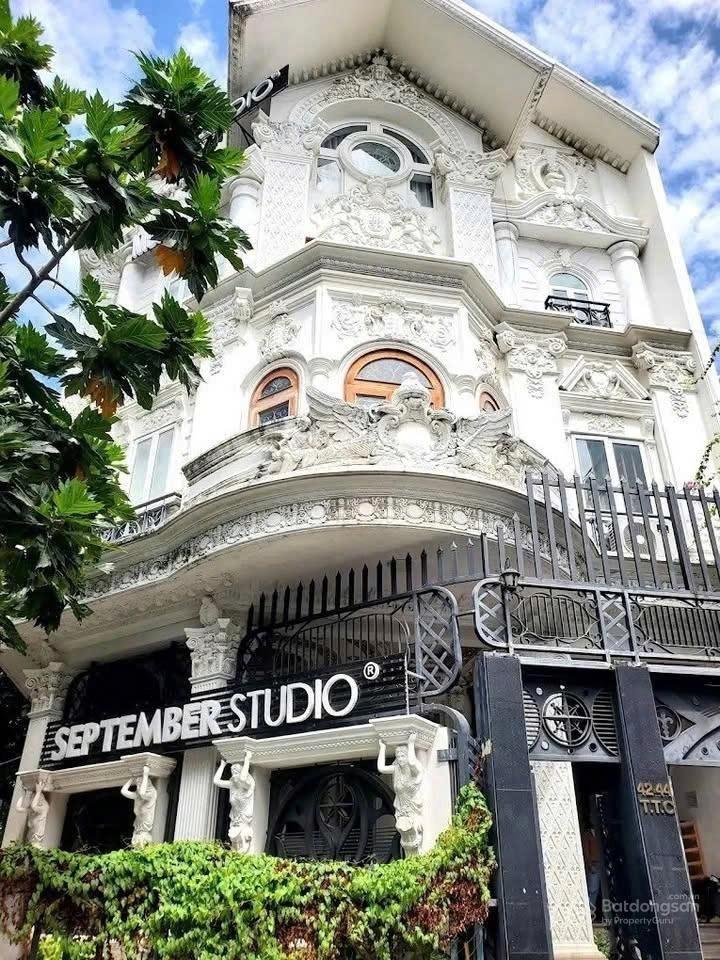 Cho thuê biệt thự 2 mặt tiền đẹp trung tâm quận 10