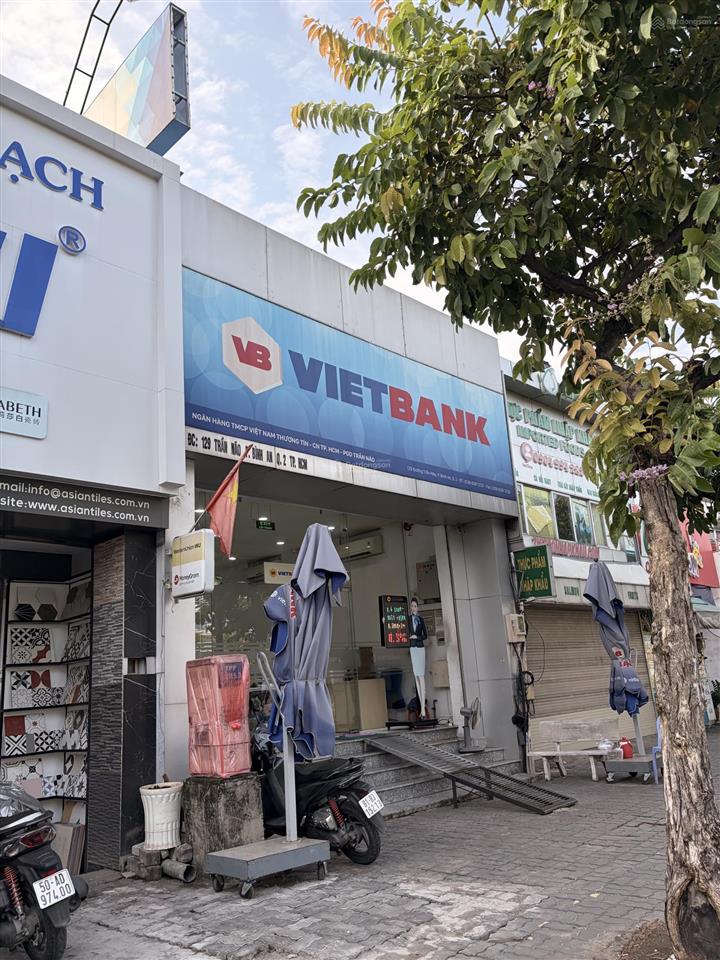 Cho thuê nhà mt trần não q2 7x15m, 1 trệt 2 lầu. sầm uất, hợp spa, bank, phòng khám...