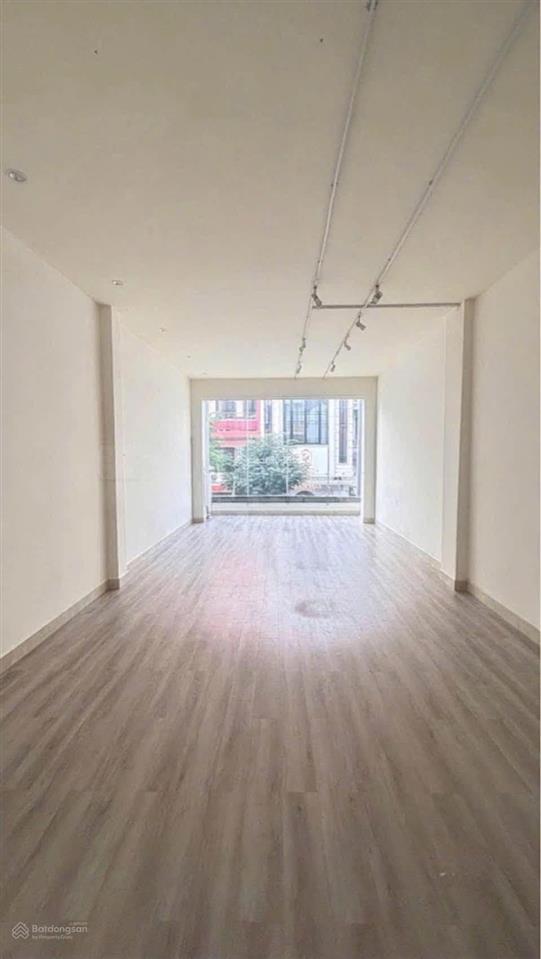 Cho thuê mặt tiền nguyễn thiện thuật q3 khu vực đông đúc sầm uất kinh doanh spa, shop hoa, showroom