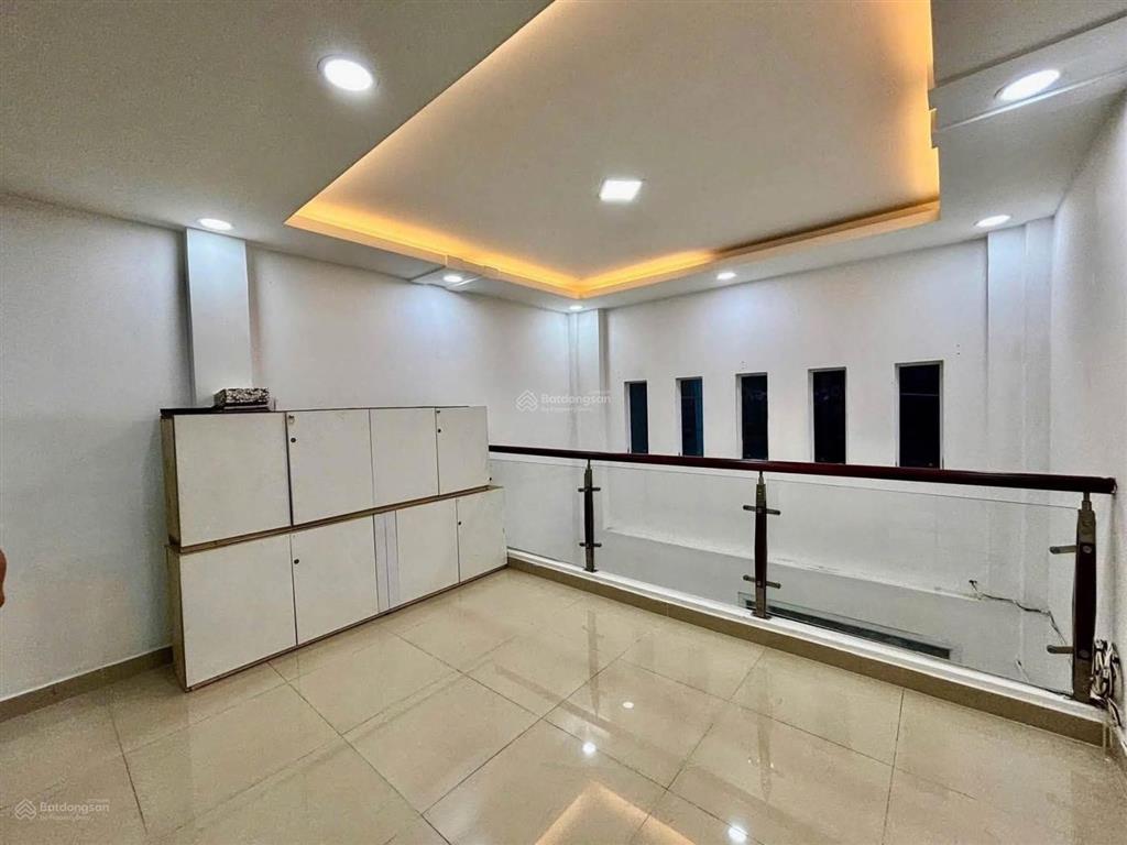 Nhà mặt tiền q10 ngang 7m kd showroom, siêu thị, phòng khám, spa