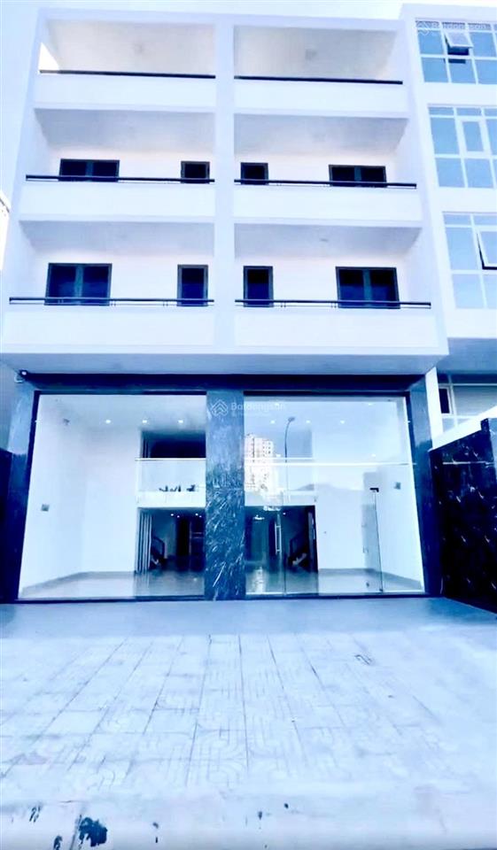 Tòa nhà văn phòng q2 dtsd 800m2 thang máy. giá tốt