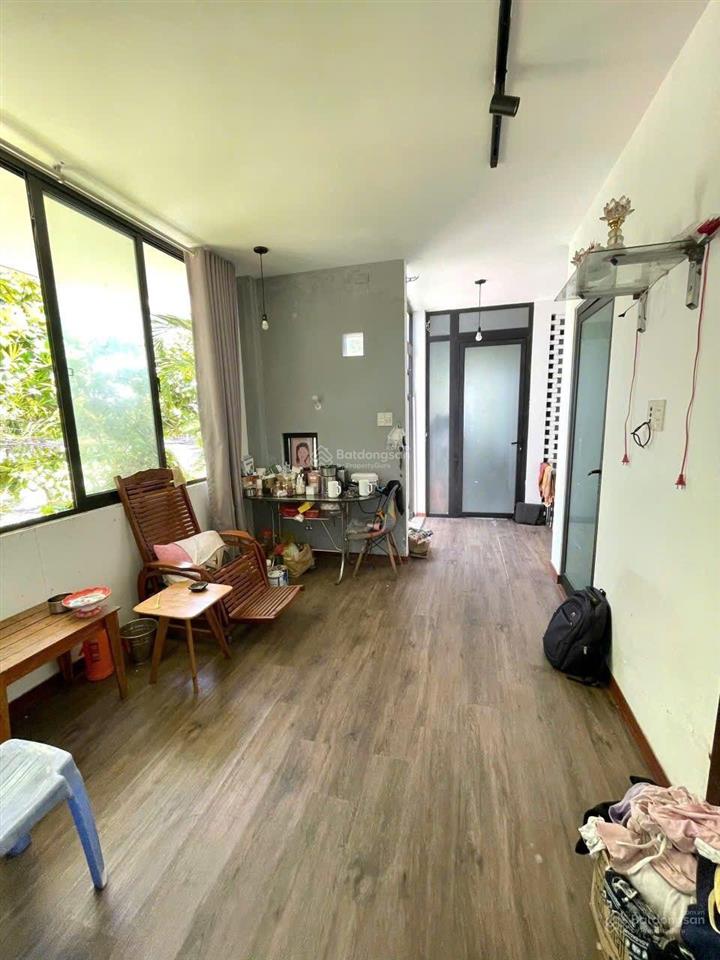 Nhà 2 mặt tiền hoàng quốc việt 121.1m2 ngang 8.05m view công viên gần sông hàn