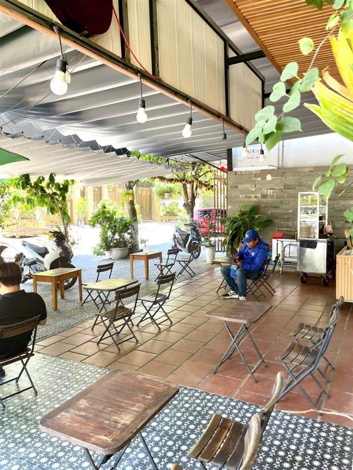 Nhà 2 mặt tiền hoàng quốc việt 121.1m2 ngang 8.05m view công viên gần sông hàn