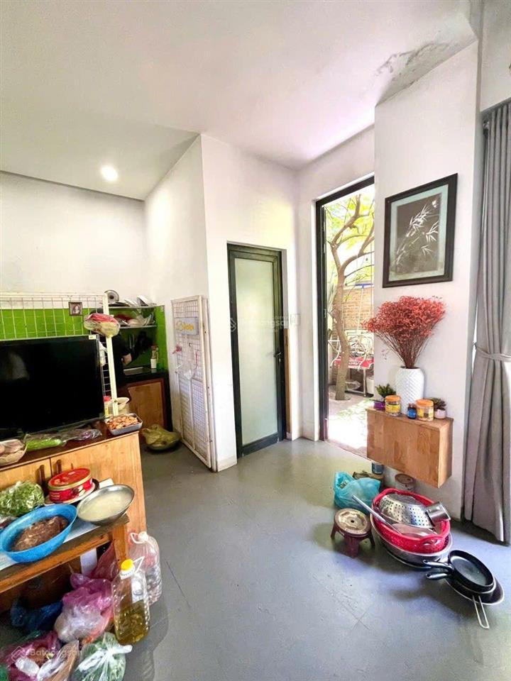 Nhà 2 mặt tiền hoàng quốc việt 121.1m2 ngang 8.05m view công viên gần sông hàn