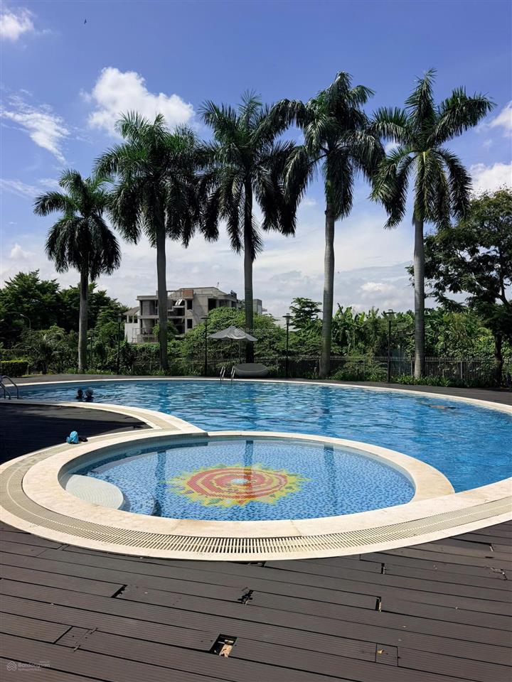Bán biệt thự sân vườn đơn lập, gần global city, quận 2 cũ, giá 26 tỷ.  0919 393 ***