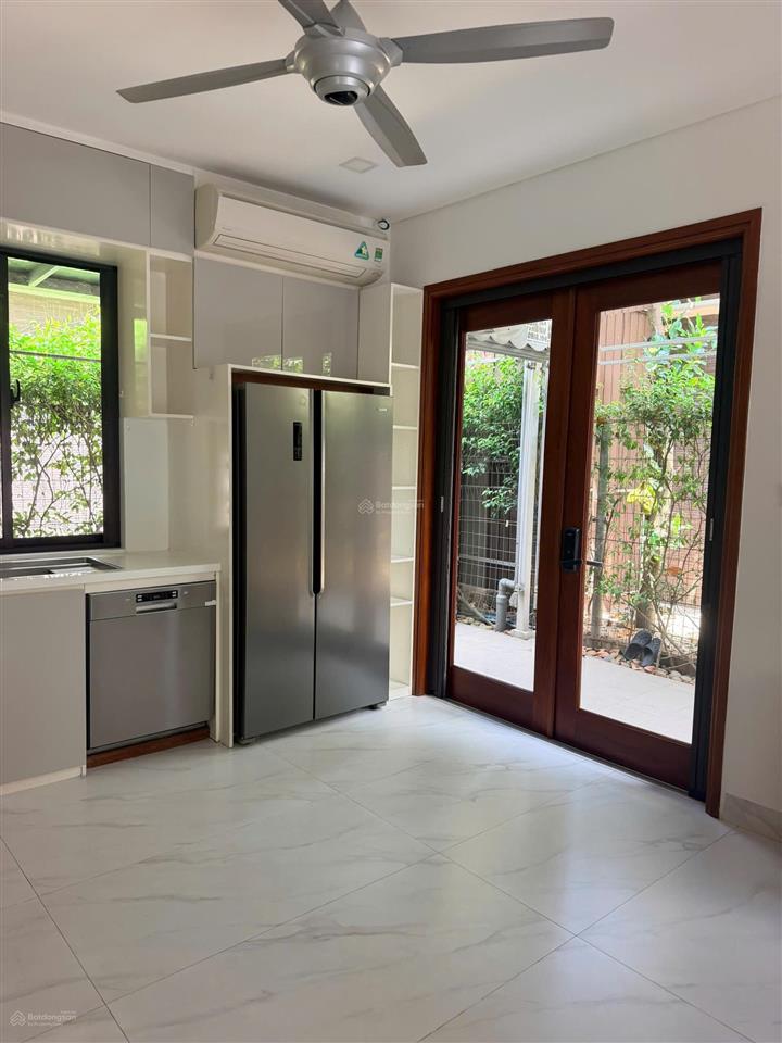 Bán biệt thự sân vườn đơn lập, gần global city, quận 2 cũ, thu nhập 40 tr/tháng, giá bán 26 tỷ