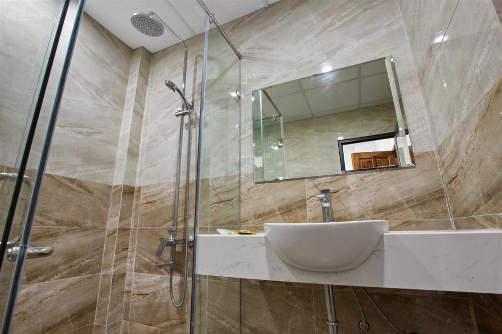 Cho thuê căn hộ sau tòa nhà sông đà, đầy đủ nội thất, máy giặt riêng, ban công rộng, diện tích 45m2